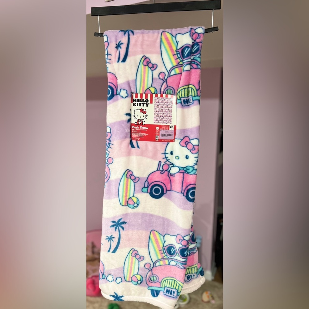 Hello Kitty Beach Day Throw
